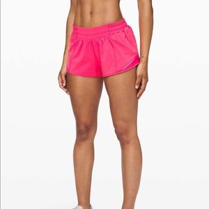 Lululemon Hotty Hot Shorts 2.5 in